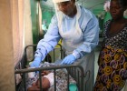 Una matrona en el Redemption Hospital, en Monrovia (Liberia). 