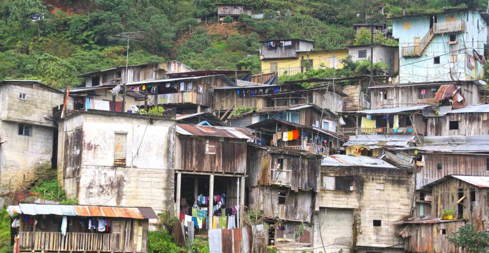 Nambija es una población es flotante y sus pobres vecinos van y vienen según el trabajo que hay en las minas.