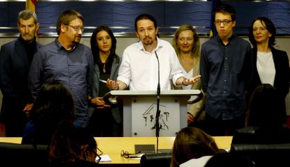 Rueda de prensa de Iglesias tras la entrevista con el Rey, el viernes.