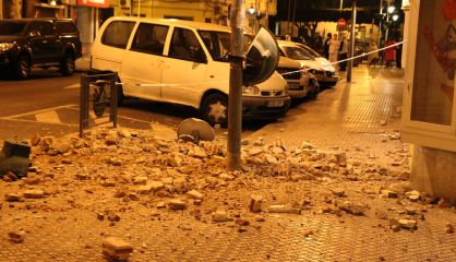 Cascotes en una calle de Melilla.