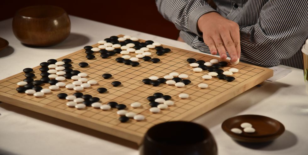 Una de las partidas entre el campeón Fan Hui y el programa 'AlphaGo'