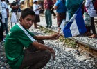 Un niño migrante no acompañado, en su encuentro con la caravana. 