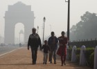 La bruma rodea al India Gate, el monumento más famoso de Nueva Delhi, casi todas las mañanas.