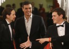 De izquierda a derecha: El líder de Podemos, Pablo Iglesias, el secretario general del PSOE, Pedro Sánchez, y el líder de Ciudadanos, Albert Rivera, a su llegada a la ceremonia de la 30 edición de los Premios Goya.