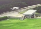 Video | Plane makes emergency landing on Brazilian highway