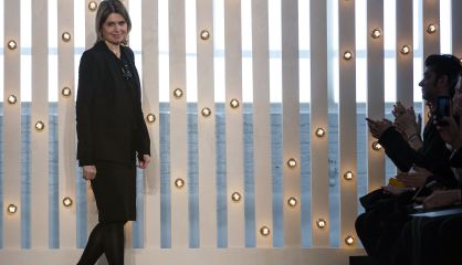 La dise&ntilde;adora Jenny Packham en la Semana de la Moda de Nueva York de 2014. 