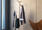 Perchero modelo Fork dise&ntilde;ado por el estudio barcelon&eacute;s Lagranja Design.