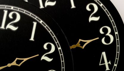 Imagen de un reloj con el cambio de hora del próximo domingo 27 de marzo. 