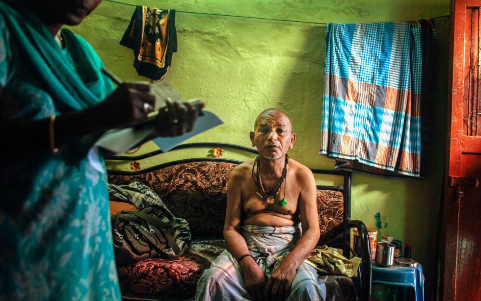 Abdhullah Mohammed, de 54 años y recién curado de tuberculosis, en su domicilio de Chennai (India).