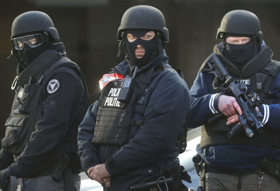 Despliegue policial en Bruselas tras los atentados del 22 de marzo.
