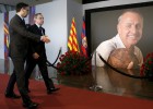 Bartomeu y Florentino, durante el homaje a Cruyff.