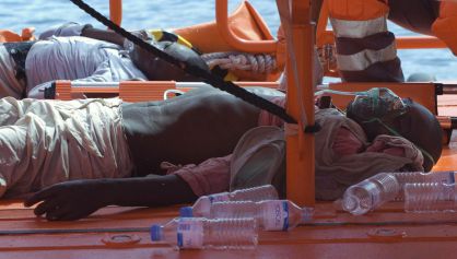 Dos inmigrantes rescatados en Canarias.