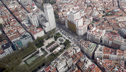 Vista aérea de la plaza de España de Madrid y su entorno.
