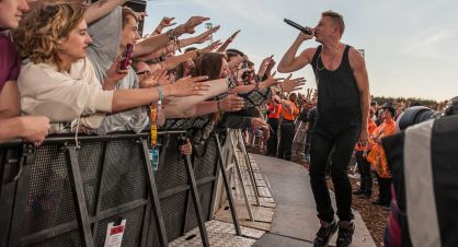 Hacerle la peineta al pop: lo que se siente en un concierto de Macklemore