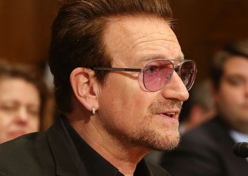Bono compareciendo ante el Senado de EE UU.