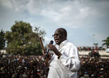 Mitin del candidato opositor Guy Brice Parfait Kolelas Brazzaville (RD Congo), antes de las elecciones del 'Super Sunday'