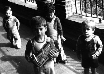 Ni&ntilde;os en una guarder&iacute;a de Madrid, en 1978.