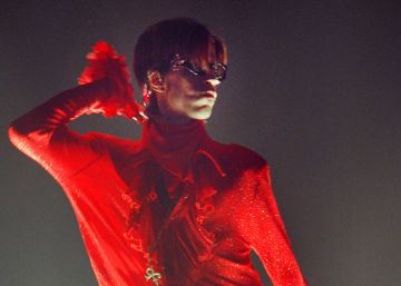 Entre la niebla púrpura