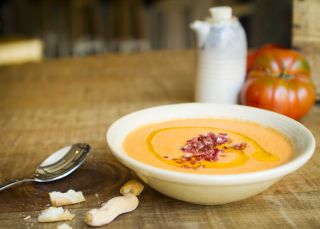 ¿Es el salmorejo la mayor estafa de la marca España?