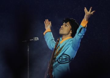 Prince, en su actuación durante la media parte de la Super Bowl en 2007.