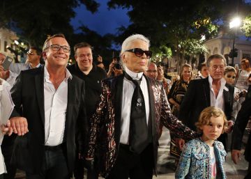 ‘Fideles’ y ‘chaneles’