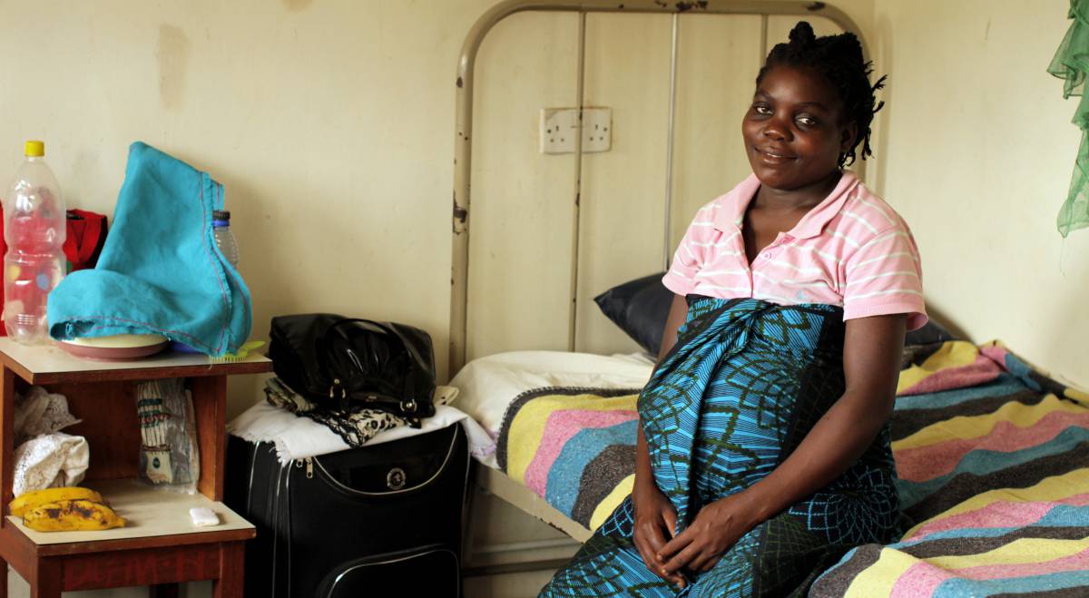 Una mujer embarazada, en el hospital.