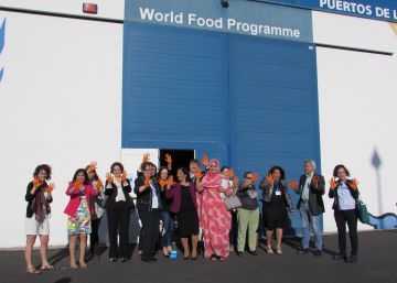 Visita de las parlamentarias al almac&eacute;n del Programa Mundial de Alimentos en Canarias.