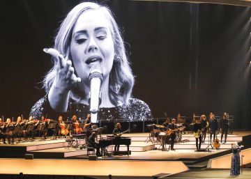  Concierto de Adele en el Palau Sant Jordi de Barcelona.