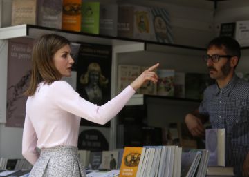 La reina Letizia inaugura la Feria del Libro de Madrid. 