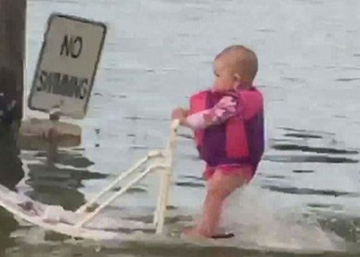 ¿Qué hacías con seis meses? Esta niña bate récords en esquí acuático