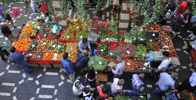 Los mercados de toda la vida son los nuevos clubes de moda