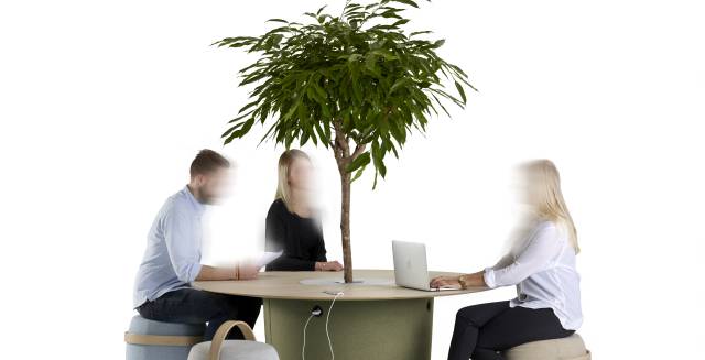 Mesa On Point de Mattias Stenberg producida por Offecct