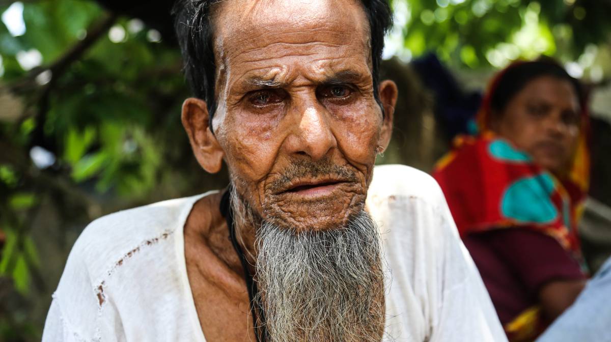 Abul, rohinyá de 76 años, llegó a Bangladesh hace dos décadas y media desde Birmania