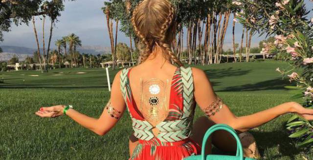 10 looks que no debes llevar en un festival (y uno que sí)