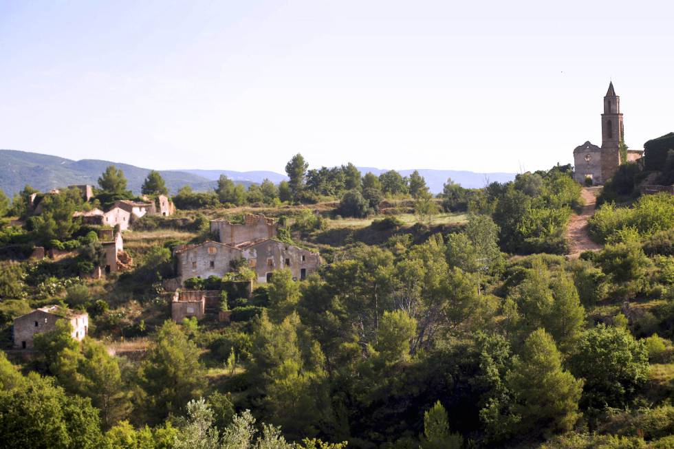 Marmellar, pueblo abandonado en la provincia de Tarragona. Marmellar, pueblo abandonado en la provincia de Tarragona.