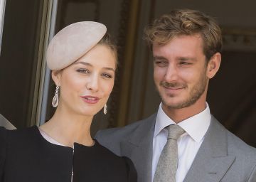 Beatrice Borromeo y Pierre Casiraghi en la celebraci&oacute;n del D&iacute;a Nacional de M&oacute;naco de 2015.