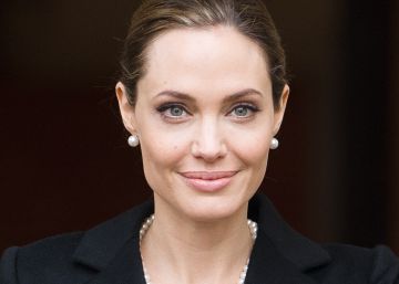 Angelina Jolie, tras haber impartido una charla de violencia sexual en Londres.