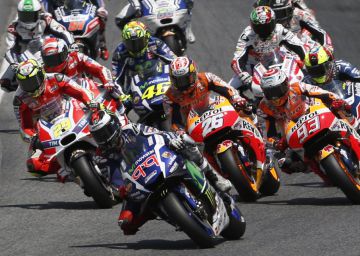 Los pilotos de MotoGP durante la prueba. 