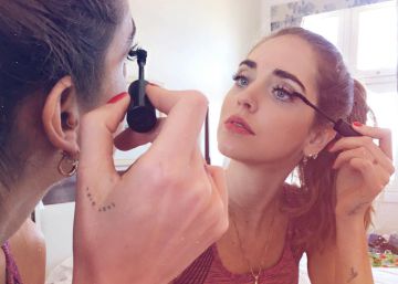 Chiara Ferragni, en una foto publicada en su Instagram en la que habla del r&iacute;mel de la marca Eyeko.