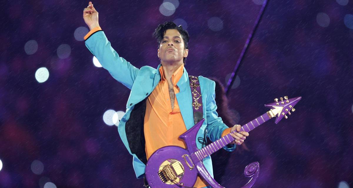 Prince, durante el medio tiempo de la Super Bowl en 2007.