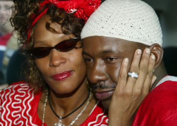 Whitney Houston y Bobby Brown durante una visita a Israel en 2003. 