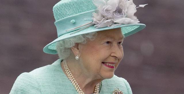 La reina Isabel II a su llegada a la apertura de la V Asamblea de Gales este mi&eacute;rcoles.