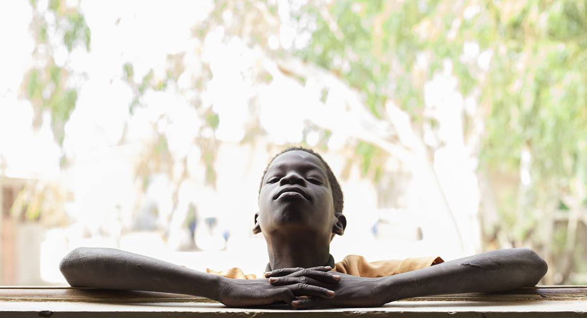 Paul, de 13 años, tiene un trastorno del desarrollo no especificado y ahora asiste a la escuela y está aprendiendo a relacionarse con los demás.