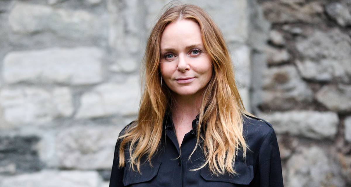La dise&ntilde;adora Stella McCartney durante la presentaci&oacute;n de una de sus colecciones en 2012. 