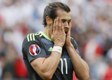 Football Soccer - England v Wales - EURO 2016 - Group B - Stade Bollaert-Delelis, Lens, France - 16616  Wales' Gareth Bale reacts at the end of the game  REUTERSGonzalo Fuentes  Livepic