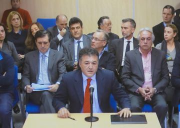 Pepote, declara en el juicio del caso Noos en febrero. I&ntilde;aki Urdangarin, en la derecha de la &uacute;ltima fila; la infanta Cristina, a la izquierda. 