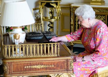 La reina Isabel II, enviando un tuit de agradecimiento por su 90 cumplea&ntilde;os.