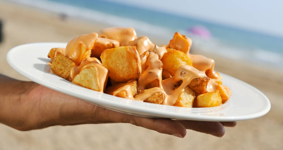 ¡Una de bravas!: los diez mejores lugares para comer este clasicazo