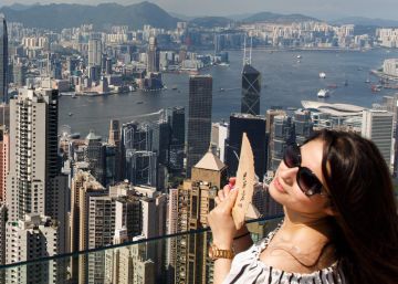 Una turista en Hong Kong.
