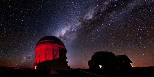Telescopios como el de la imagen (en Chile) ayudan a entender el origen del Universo.